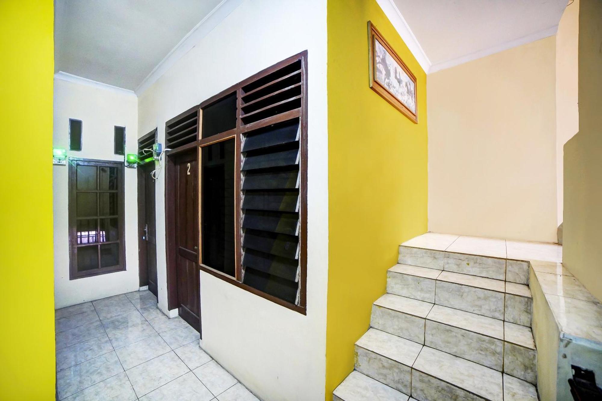 Oyo 91199 Felicia Homestay Medan Exteriér fotografie