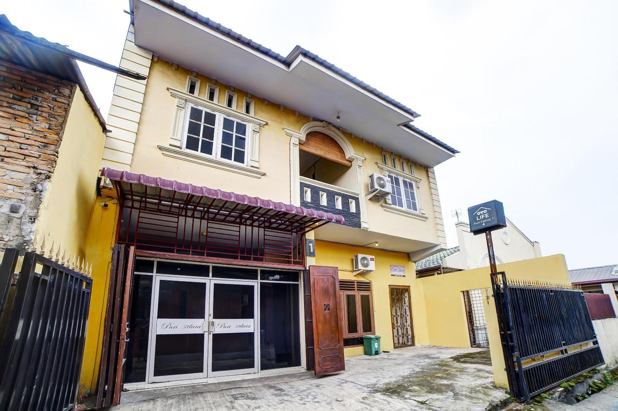 Oyo 91199 Felicia Homestay Medan Exteriér fotografie