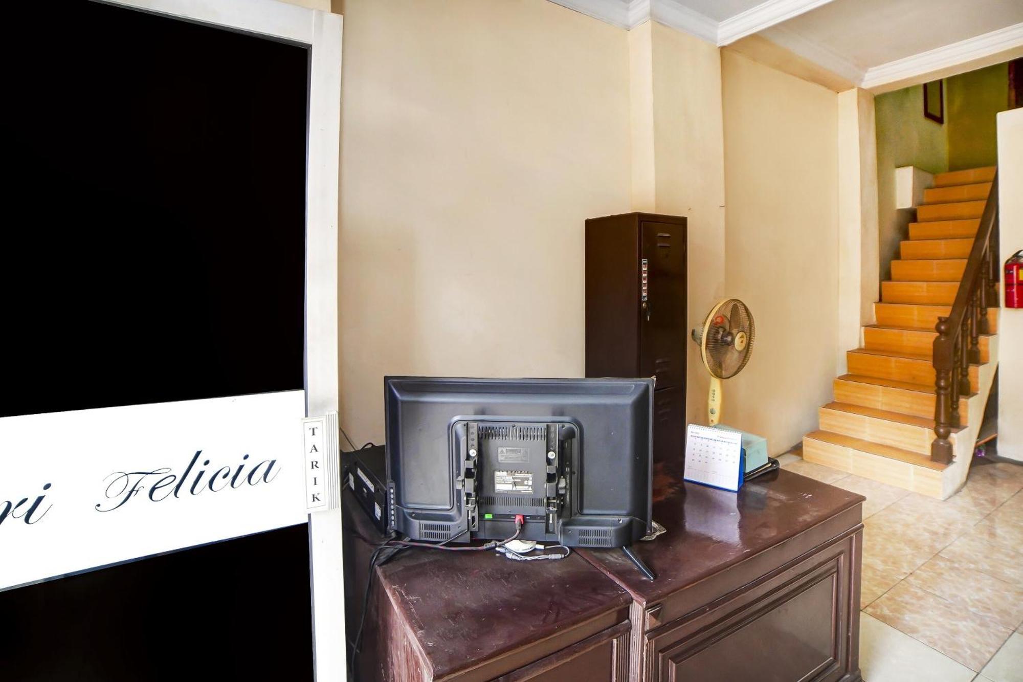 Oyo 91199 Felicia Homestay Medan Exteriér fotografie
