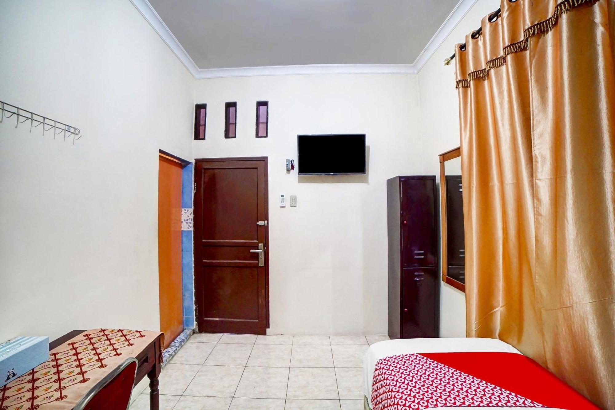 Oyo 91199 Felicia Homestay Medan Exteriér fotografie